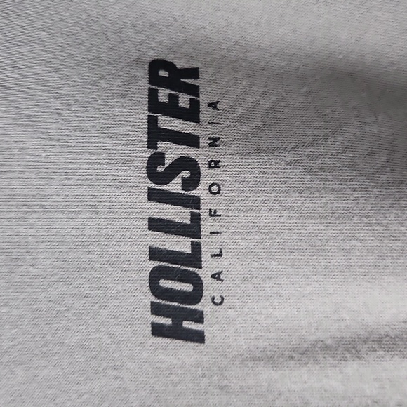 Used once Hollister Men's T-shirt - Picture 4 of 4